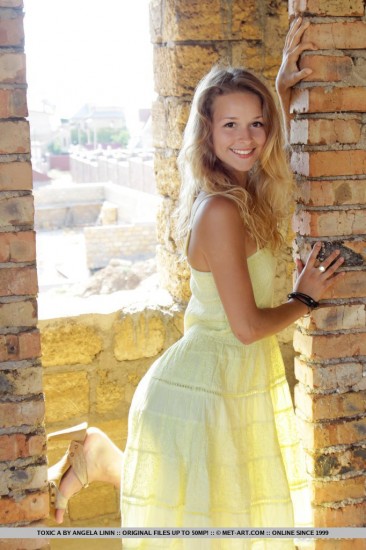 The blonde teen Toxic A dared show her adorable nude body in the empty building