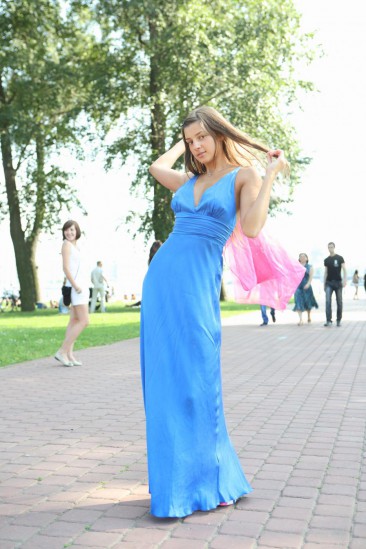 Melena A gets rid of her blue dress in public and shows off that peachy pussy of hers