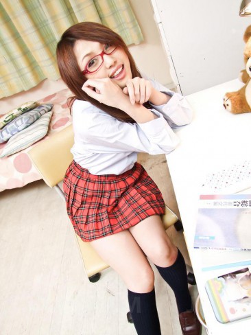 Asian schoolgirl in glasses Rino Mizusawa is doing deepthroat and getting lavish facial