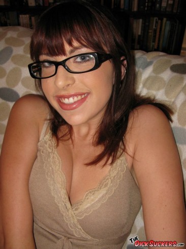 Teen in glasses and with hot body Alice White is kinkily doing the throat job