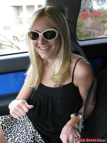 Blonde in sunglasses Becky Pureheart gets a mouthful of sperm after giving head in a car